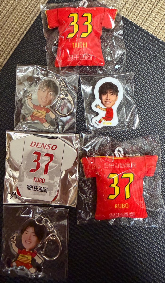 758onigiri's tweet photo. グランパスガチャ2026
ガチャ整理

譲　写真の物
33.37ユニクは26-27シーズン
求　1→1000  10→500
        33→1000 37→500 55→500

よろしくお願い致します。

#名古屋グランパス
#グランパスガチャ https://t.co/gHMMPOmYUQ