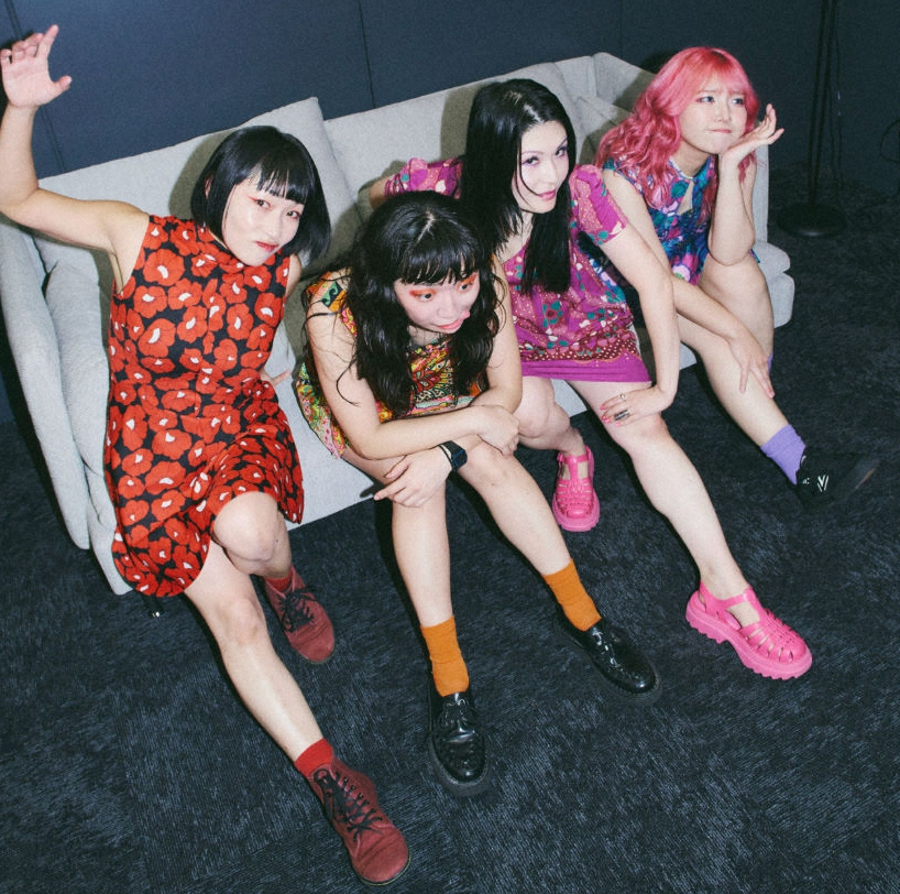livedoornews's tweet photo. 【発表】メンバーが投げたギターが観客に直撃…7針縫う大ケガ バンドが謝罪
https://t.co/wMIqcHBVJQ

女性4人組バンド「おとぼけビ～バ～」が11日、公式サイトを更新。4月9日の大阪・梅田クラブクアトロ公演中に事故が発生したことを公表し、謝罪した。 https://t.co/LuO4QokB3o