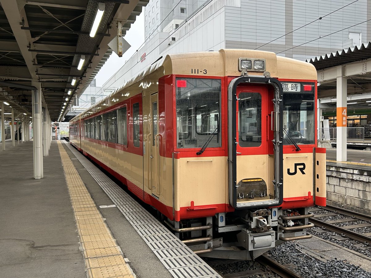 603Ach's tweet photo. 珍しい列車に遭遇 https://t.co/CAnqTDadu8