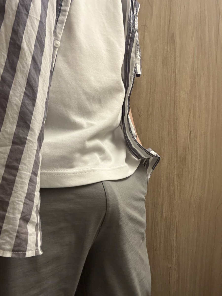 speninbriefs's tweet photo. 生日🎂我很樂意接受大家的蠟燭和奶油：）

這件內褲會讓外褲激凸，算是功能性內褲（？） https://t.co/HkgSHRntYO