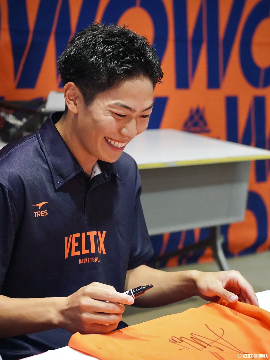 VELTEX_SHIZUOKA's tweet photo. 本日 #関谷間 選手、#サイモン拓海 選手、#ジャンバルボ海斗 選手が参加し #マークイズ静岡 サイン会イベントを実施しました！サイン会にご来場いただいた皆さん、ありがとうございました✍️✨

#ベルテックス静岡 #ALLSHIZUOKA https://t.co/kzvnxNttKs
