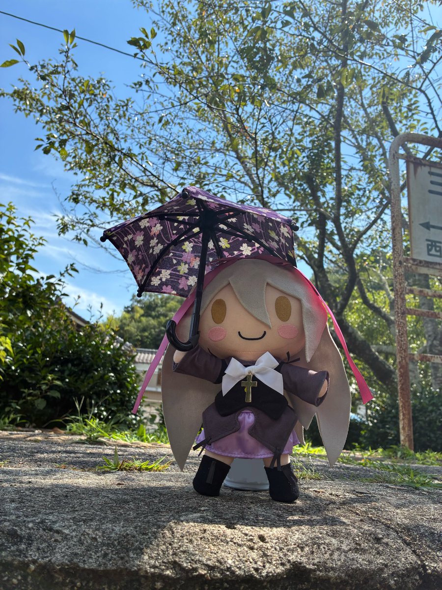 sada2ait3's tweet photo. 東京で買ってきたおNewの傘とメア
#FAVOぬい https://t.co/NvVWN3nPic