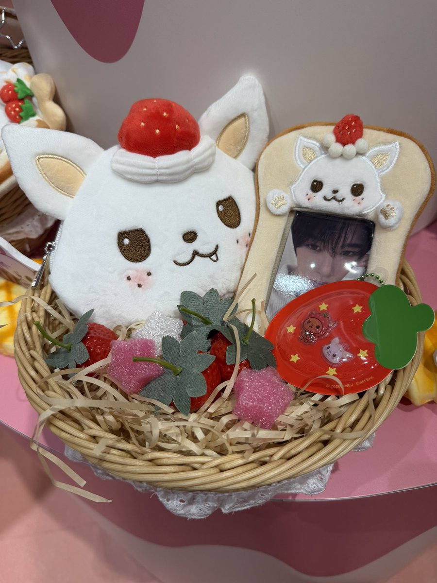 bum231115's tweet photo. 急遽写真だけ撮りに行くことになったよ⭐️(チクチク言葉。反省しろ)お金落とすつもりが出費が交通費だけに😃⭐️
もう来ないからね〜🥰✋🏻 https://t.co/1ksg9kdKSF