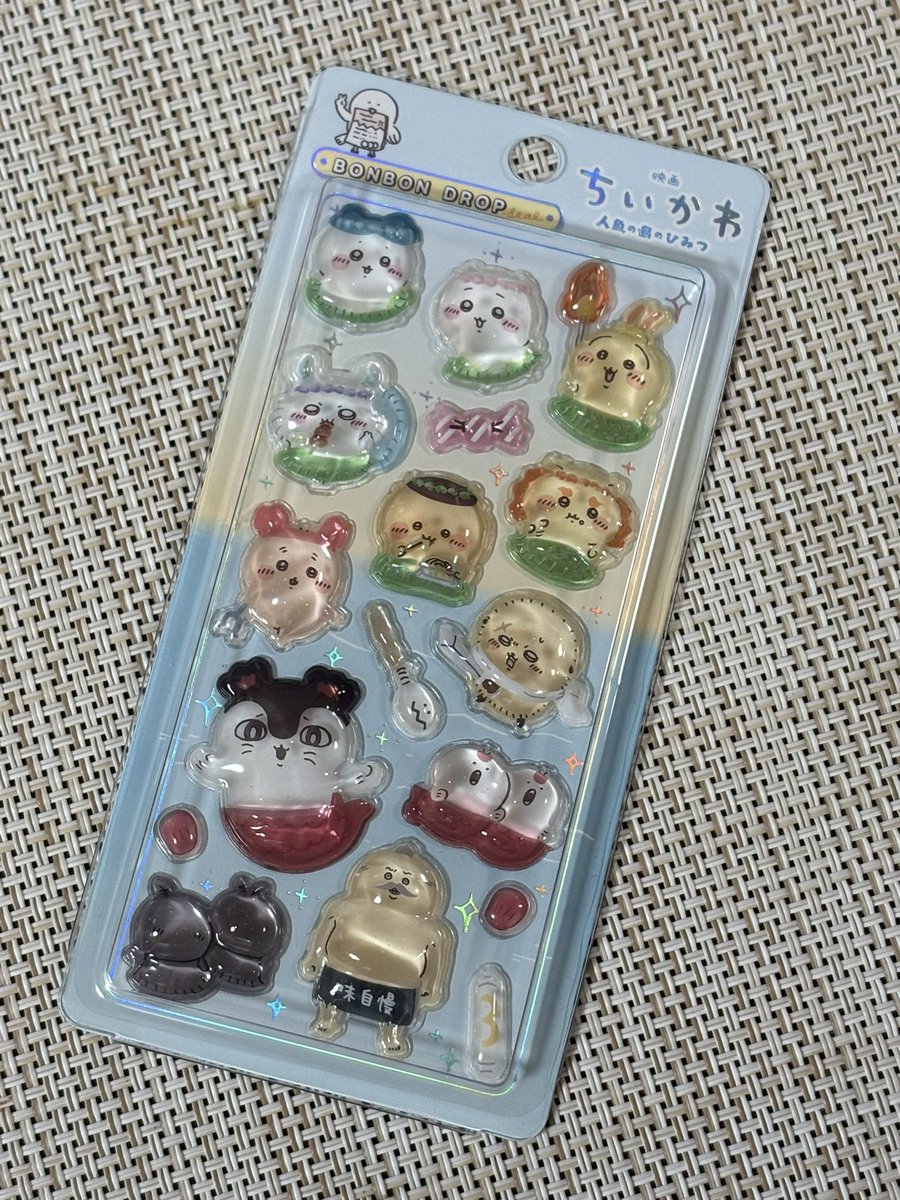 always_jam1211's tweet photo. ちいかわの映画見に行ったらボンドロシール貰えるの知らんくてテンション上がってしまった🤣
これがボンドロなのね✨ https://t.co/tlFeXnIWDD