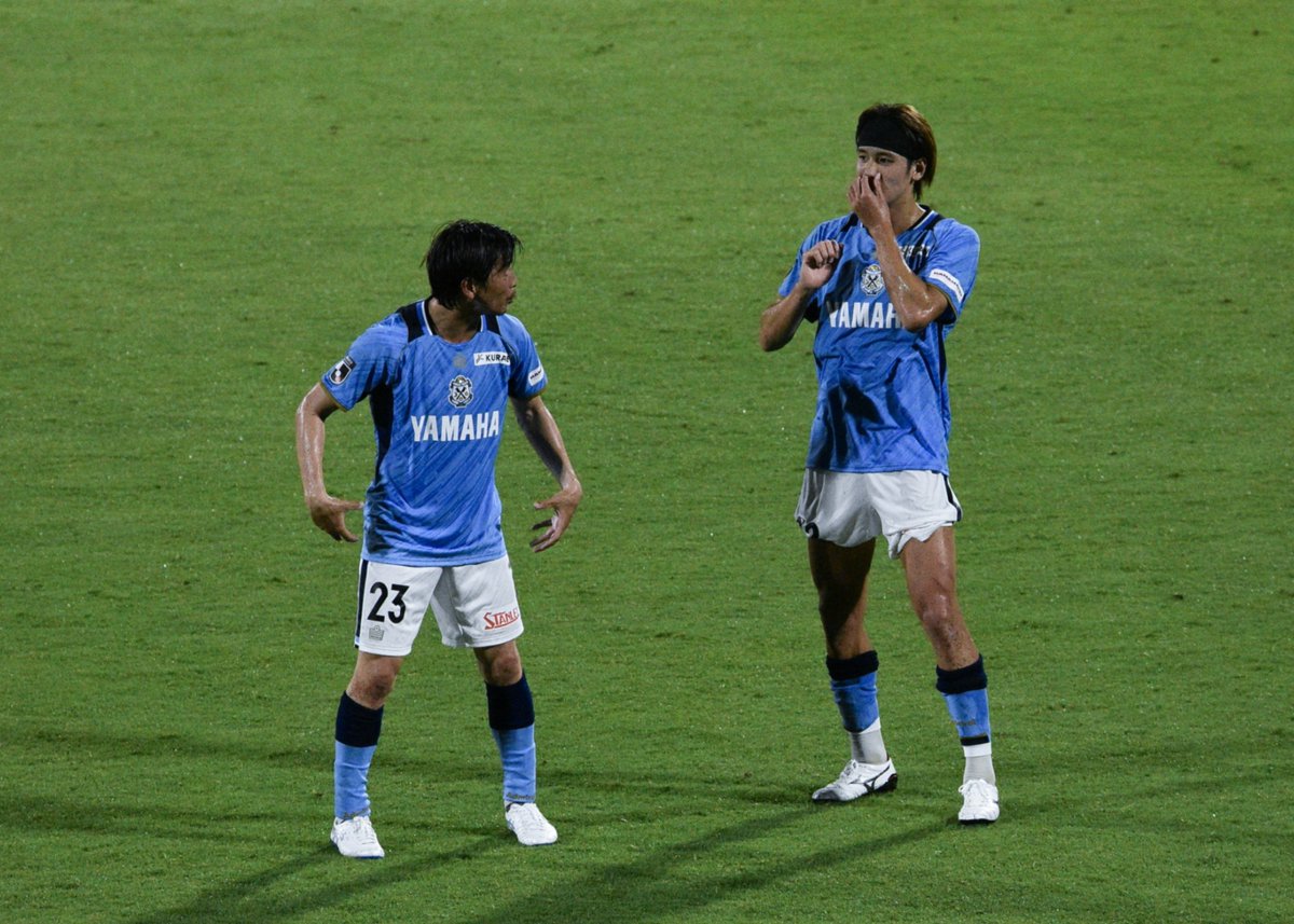 yucyamuu's tweet photo. #太田龍之介 選手
#乾貴士 選手

試合後の乾塾_φ(･_･

遠藤さんもノリくんとかにしてたなぁ。
遠藤塾が懐かしい。

Aug.8.2026
VS ブラウブリッツ秋田

#磐田秋田
#ジュビロ磐田 https://t.co/7YdVbrhSKM