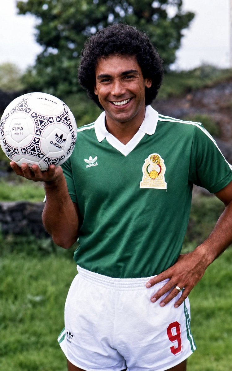 Rmcf_TAA's tweet photo. 🚨Football knowledge test...Guess the Mexican football legend 🇲🇽

97% WILL FAIL💀 https://t.co/SRyrbGTxv8