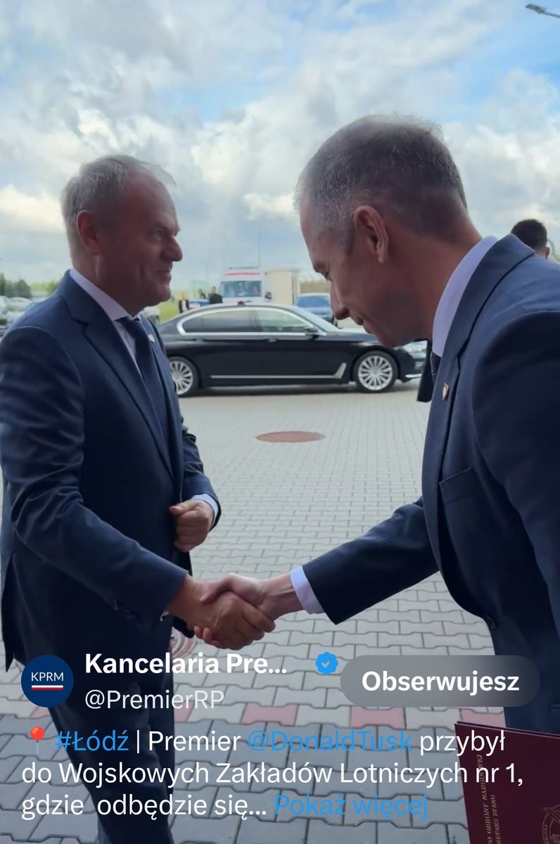 HuGorski's tweet photo. @PremierRP @donaldtusk @CTomczyk jak zwykle na kolanach https://t.co/PXHfVsNUbe