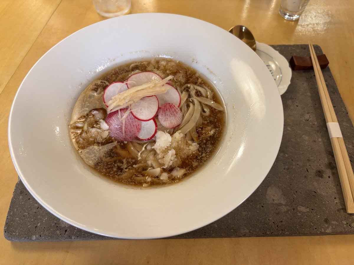 Empty_bullet_'s tweet photo. 8/11
「とくいちNouilles Japonaise」

限定
[漬け鮪と椎茸の冷たいらぁ麺] https://t.co/4aVeUX1Qk4