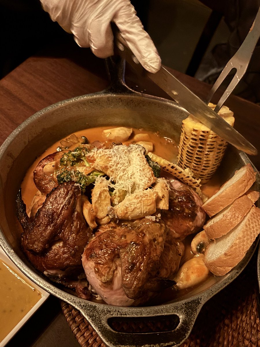 B9oooU's tweet photo. 📍문래 양키통닭
구운 닭 맛있는 거 다 아시조........😍 https://t.co/asFxzfv79L