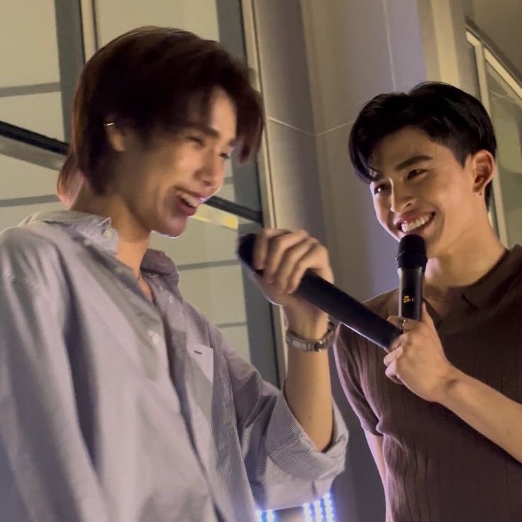 gurthcxme's tweet photo. ถ้าจะมีแฟนก็ขอแบบคนที่มองเราด้วยสายตาที่ปอนด์มองภูวิน https://t.co/1PYIuhqeU0