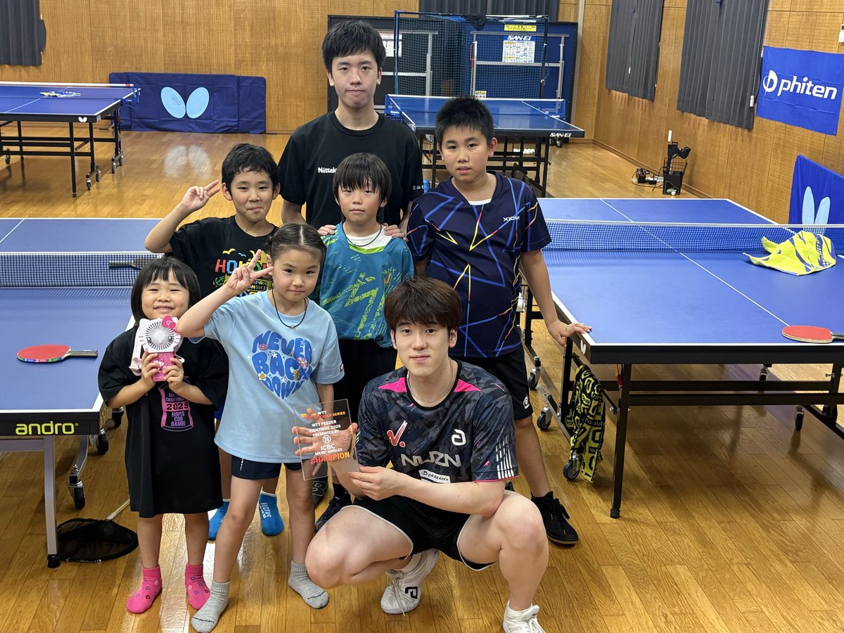 kinmedar's tweet photo. wtt帰国後、僚一選手がジュニア教室の指導をしてくれました🏓
皆さんいつも以上に頑張りました💪

#吉山卓球センター　#吉山僚一　#卓球 https://t.co/FfJYh9E4ox