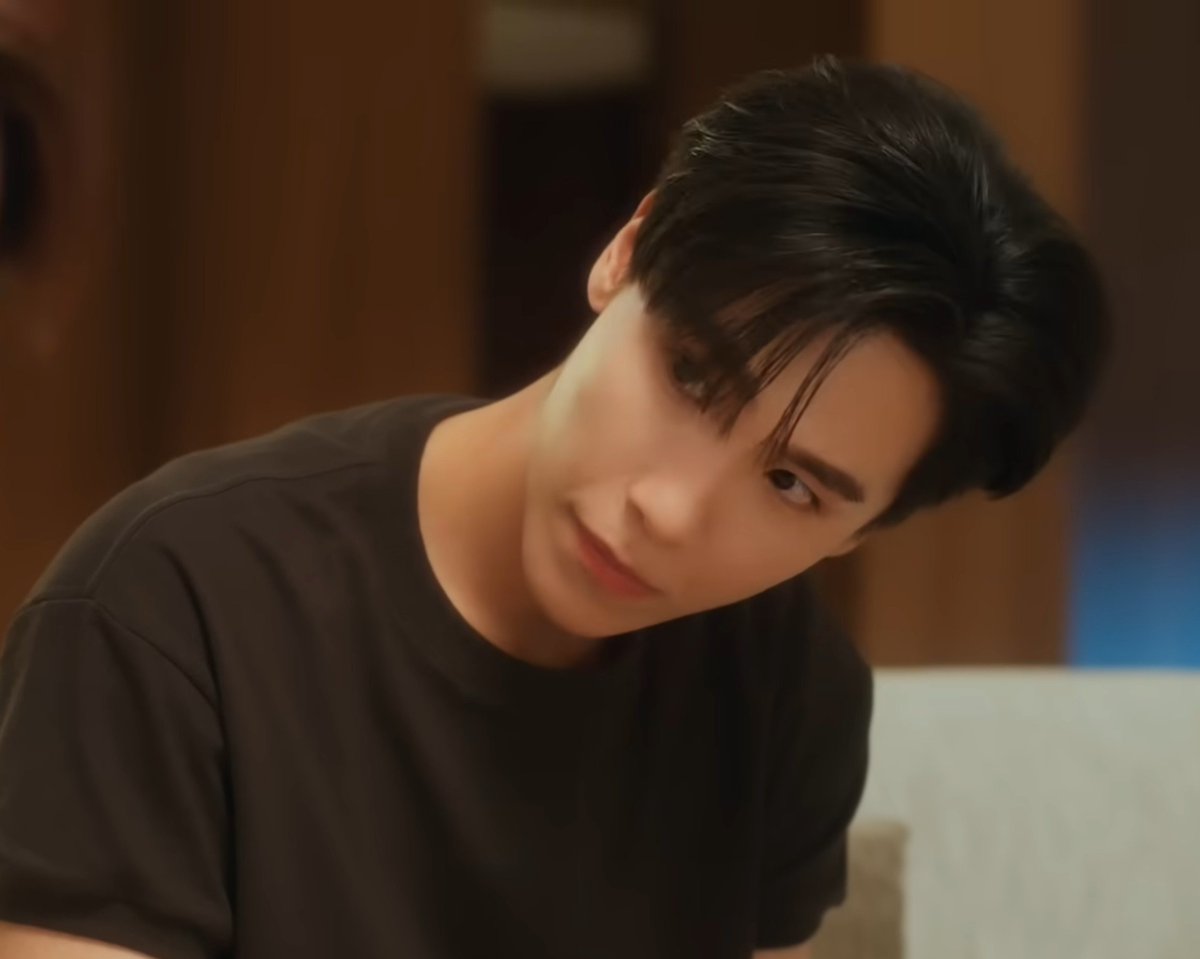 solunasky's tweet photo. guys can we please talk about him again CAN WE PLEASE TALK ABOUT HIM. https://t.co/vf2oUqT8gY