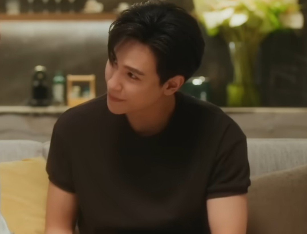 solunasky's tweet photo. guys can we please talk about him again CAN WE PLEASE TALK ABOUT HIM. https://t.co/vf2oUqT8gY