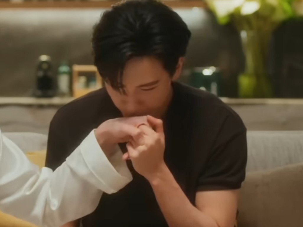 solunasky's tweet photo. guys can we please talk about him again CAN WE PLEASE TALK ABOUT HIM. https://t.co/vf2oUqT8gY