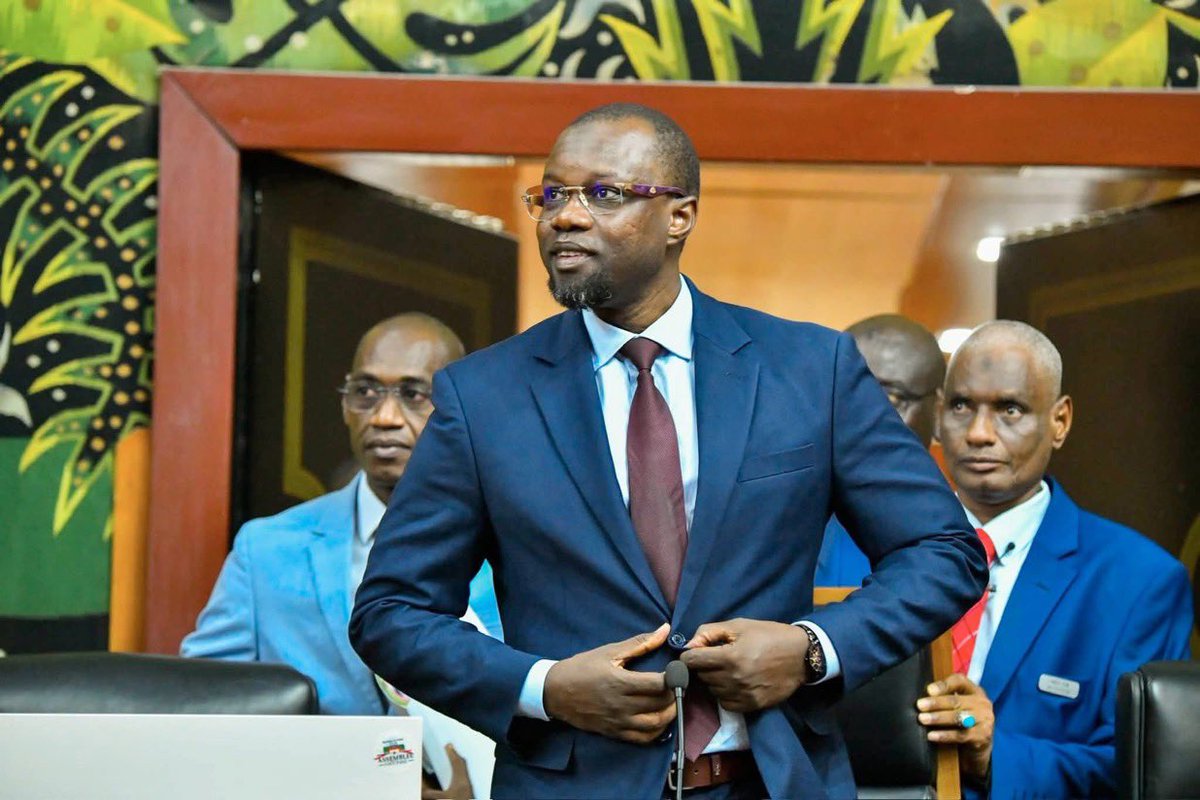 Elh_Mrr's tweet photo. Ousmane Sonko, le fameux milliardaire vient de déposer sa déclaration de patrimoine.

🤓🇸🇳 https://t.co/NQ3CP9ud7x