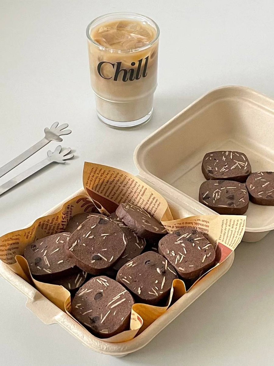 AdirAceves's tweet photo. Made warm cookies u0026 left a plate on my neighbor’s doorstep with a little note  Small smiles make big neighborhood love!， https://t.co/uTxC9ah9ro