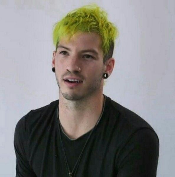 MlDWESTlndigo's tweet photo. the josh and tyler i'm working with for my fic. yeah https://t.co/uYV9SSM7g0