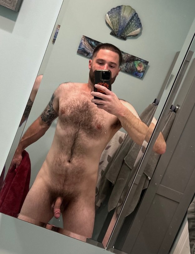 mikehornytaurus's tweet photo. About to hop in the shower https://t.co/ckApMVGgwJ
