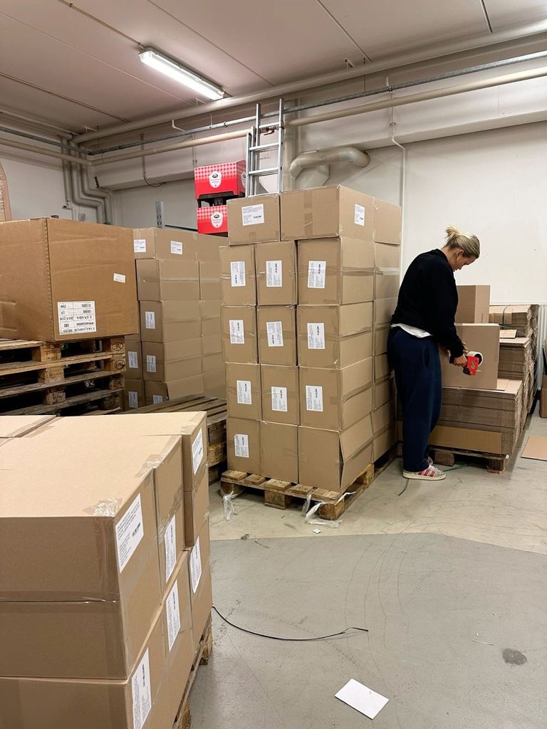 thugnightx's tweet photo. Package delivery proof https://t.co/BtndNiR2xM