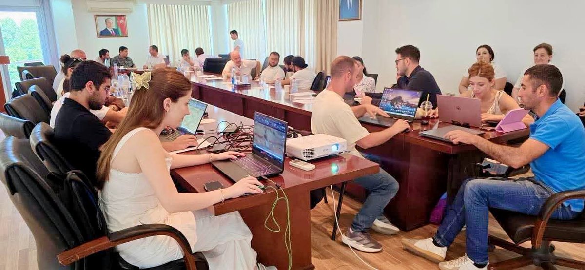 KeshikchidagHe1's tweet photo. 08.08.2026-cı ildə Ağstafa rayon Heydər Əliyev Mərkəzində “Rəqəmsal memarlıq təsvirləri və sənədləşdirmə üsulları” mövzusunda keçirilən nəzəri və praktiki təlimlərin yekununa həsr olunmuş iclas keçirilib.
#Mədəniyyət #Nazirliyi #LİDAR #AMEA #3D #iclas #seminar https://t.co/m2dBoSI0fn