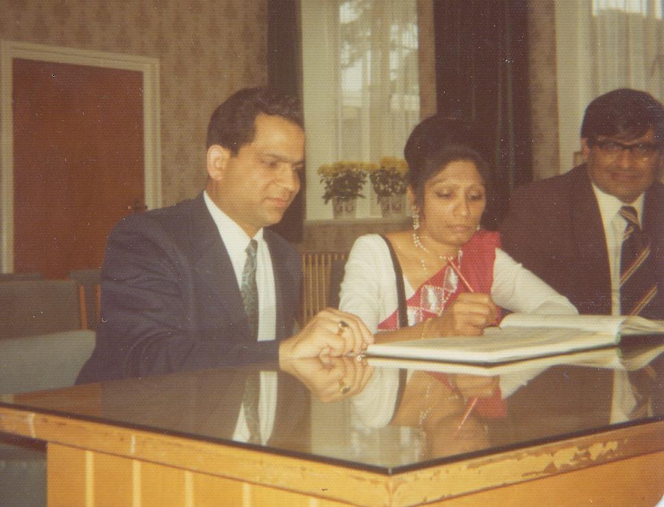 skglondon's tweet photo. Photo of 11 August, 1975, the day I married my wife Saroj. https://t.co/5GOZz0RqPE