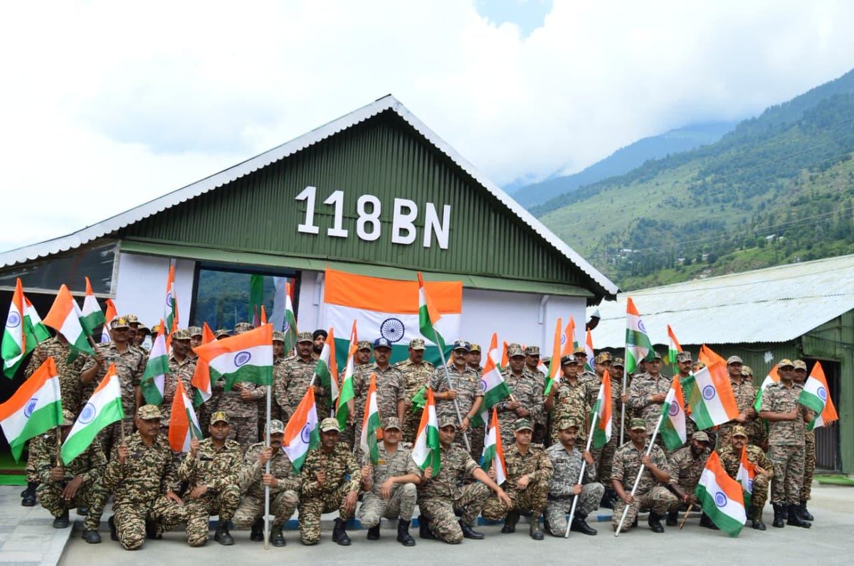 118bncrpf's tweet photo. 🇮🇳 Har Ghar Tiranga 🇮🇳

118 BN CRPF organised a Har Ghar Tiranga campaign through Gund  village under the leadership of the CO, officers &amp; jawans. Enthusiastic participation of local population reflected the spirit of patriotism, unity &amp; national pride.

#HarGharTiranga #CRPF https://t.co/SfjJIjqlJk