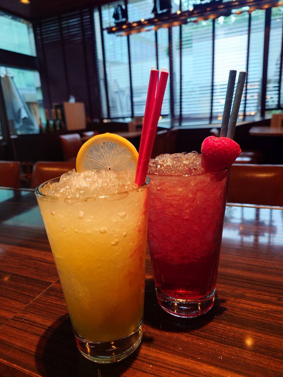 oysterbartokyo's tweet photo. 8月12日限定カクテル
サンシャイン ￥1500
ノアール ￥1500

この日しか出会えない、ちょっと特別な一杯を。
(各種割引対象外)

#グラセン https://t.co/tJytGOMiwC