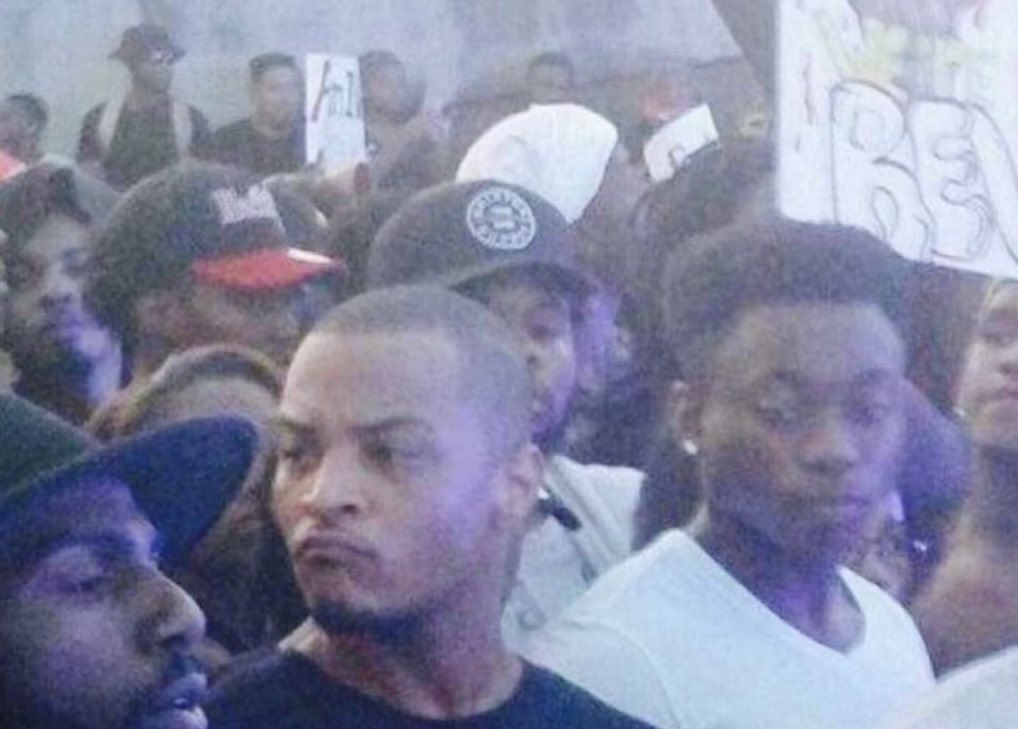 xx_xtra7's tweet photo. when i smell weed at an unexpected event.. https://t.co/83CPX1g51z