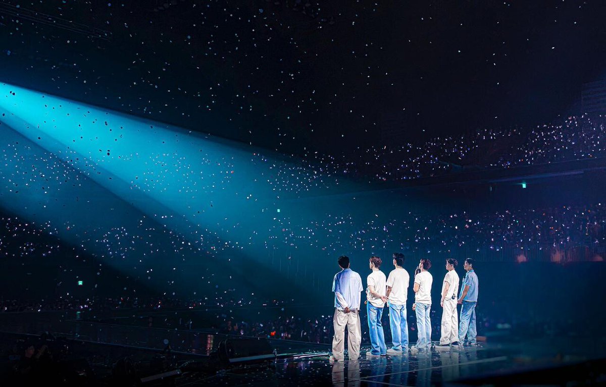 Kstyle_news's tweet photo. 2PM、約3年ぶりの韓国での完全体コンサートが大盛況！ファンと熱い再会「また戻ってくることを約束」
https://t.co/MnlrBuJaDR https://t.co/2VrwQl5pCc