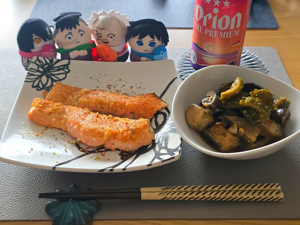 SNGYAMA721's tweet photo. さ、ちょっと早いけど
お風呂もあがったし、一丁やりますか～😌♨️

ﾐﾁｬしぇふ👨‍🍳晩酌
🍃さーもんのばたｧｧーそてｪｪ
🌊ぴぎゃー！！！🐟

しゃけだけを見つめる男🌊👀 https://t.co/7FGGMZdPUa