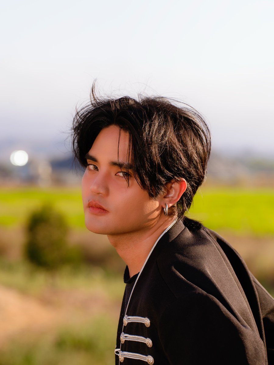 Brittles4Pablo's tweet photo. The androgynous king that you are 💜

@SB19Official #SB19
@imszmc #SB19_PABLO https://t.co/Ij5GT73AMS