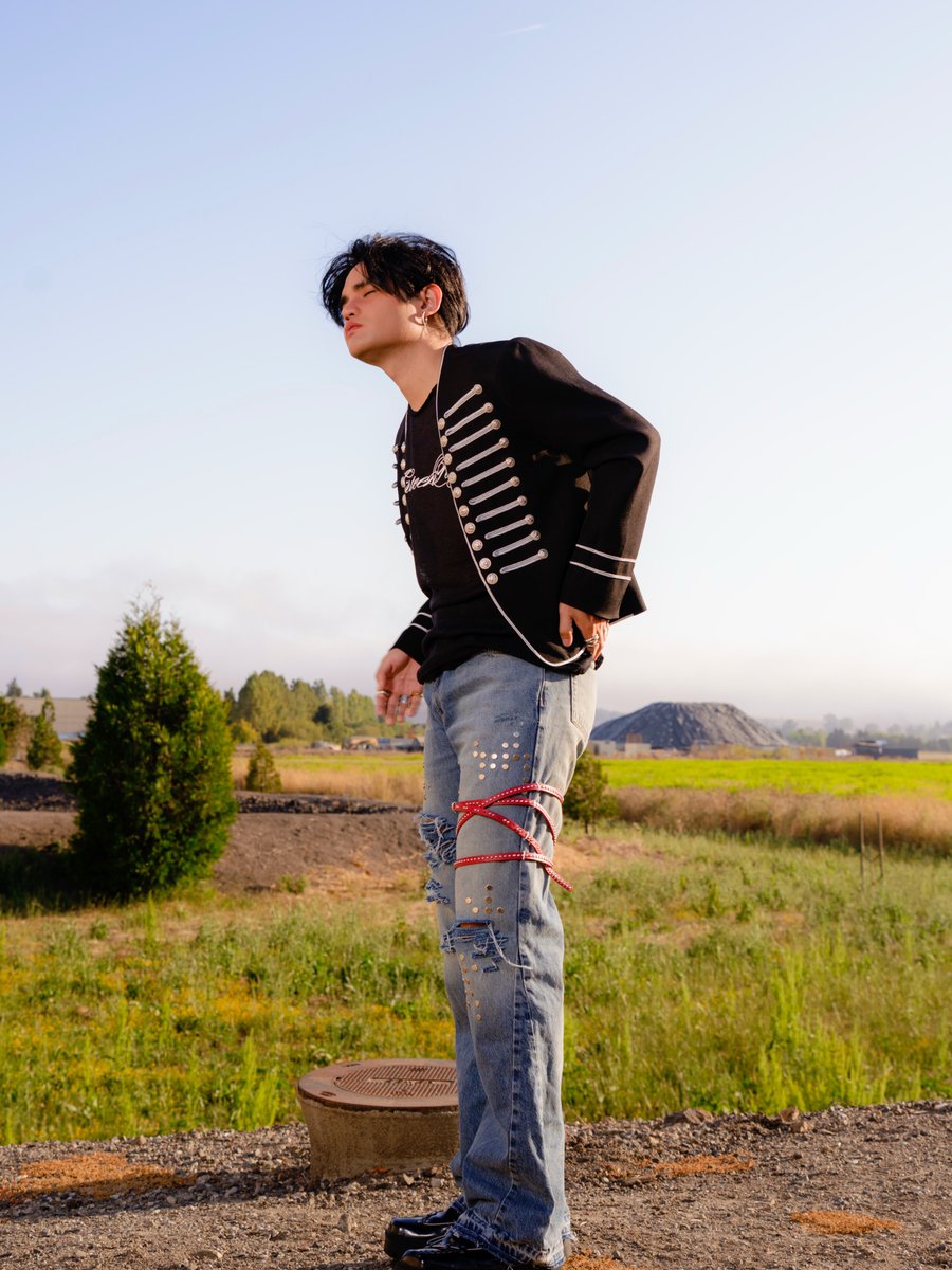Brittles4Pablo's tweet photo. The androgynous king that you are 💜

@SB19Official #SB19
@imszmc #SB19_PABLO https://t.co/Ij5GT73AMS