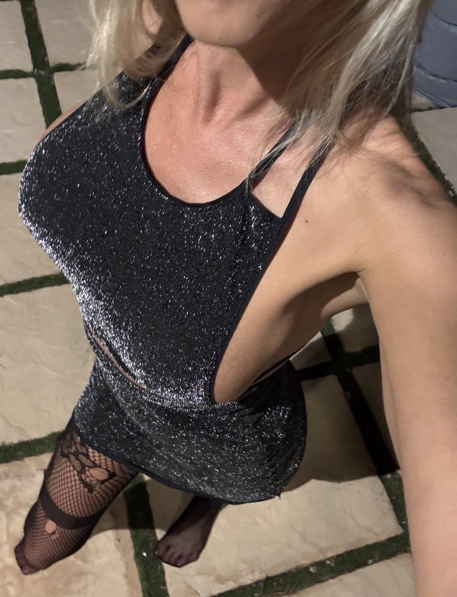 thekatiemorgan's tweet photo. How much side boob is too much side boob? 🤔 good night from fabulous Las Vegas 😏😘😈 https://t.co/Dd4Ub366xB