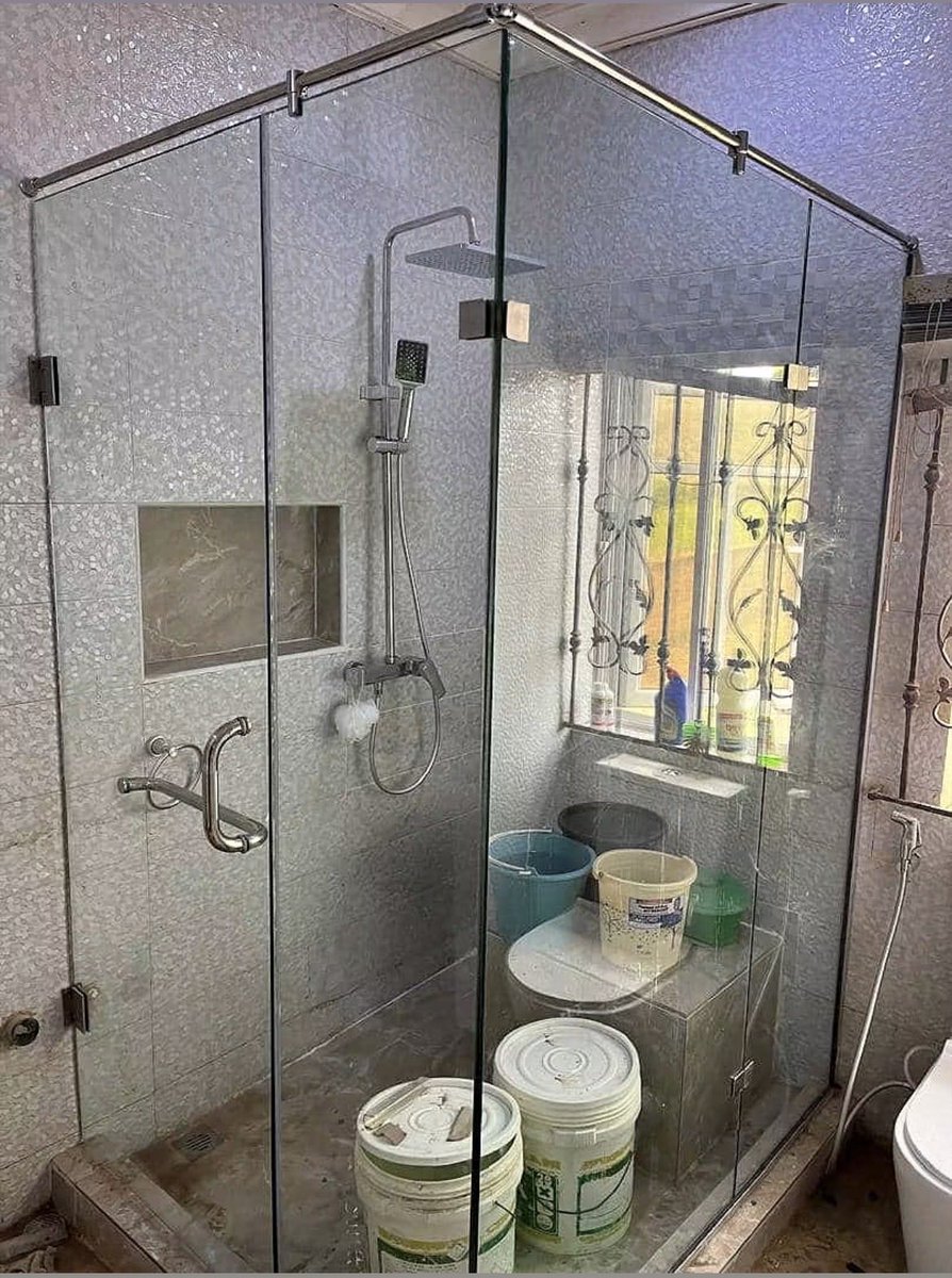 65fola's tweet photo. For your shower cubicle you can contact me at AYYUN QOYYUM stainless steel ent or call 07059953245 https://t.co/ghMj2Z4lhB