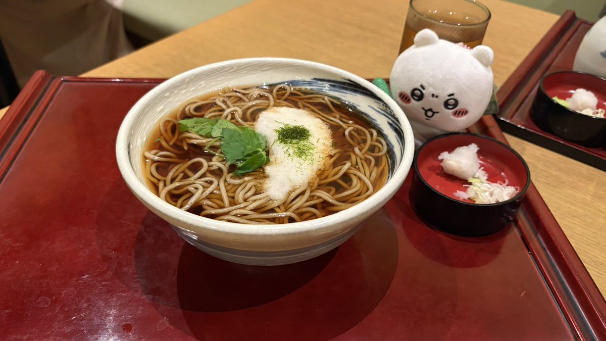 ma_randam's tweet photo. 早めの夜ご飯は、何度も食べてるお蕎麦屋さんでらとうもろこしのかき揚げとか食べましたー🌽
うまうまー！ https://t.co/cbr4s8XmSE