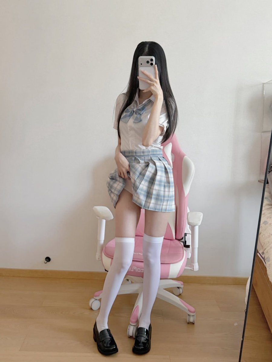 piiiiiiinata's tweet photo. 03年，164cm. 46kg
第一次使用
女大 扩列交友（希望是男大） https://t.co/qgAQTZ0Su6