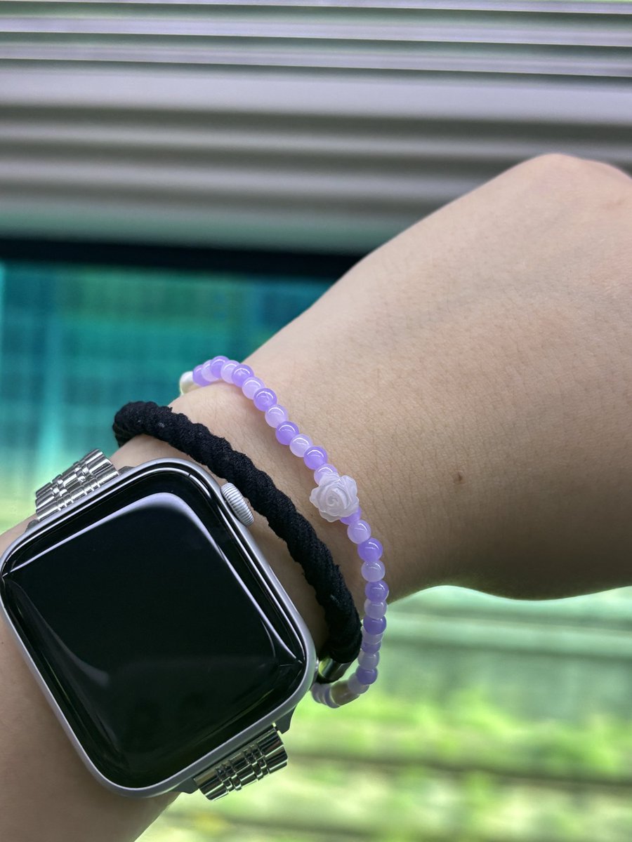 i_m_Lavuu's tweet photo. 팔찌 너무 기여워어어엉
무무곤듀 짱💜 https://t.co/l8NvrDiTfX