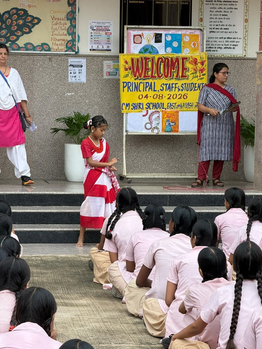 SKVNO2EOK's tweet photo. Special Morning Assembly at CM SHRI SCHOOL  EOK #HargharTiranga #HGTeducationDelhi #AzadiKaAmritMahotsav https://t.co/TFBj5V85aO