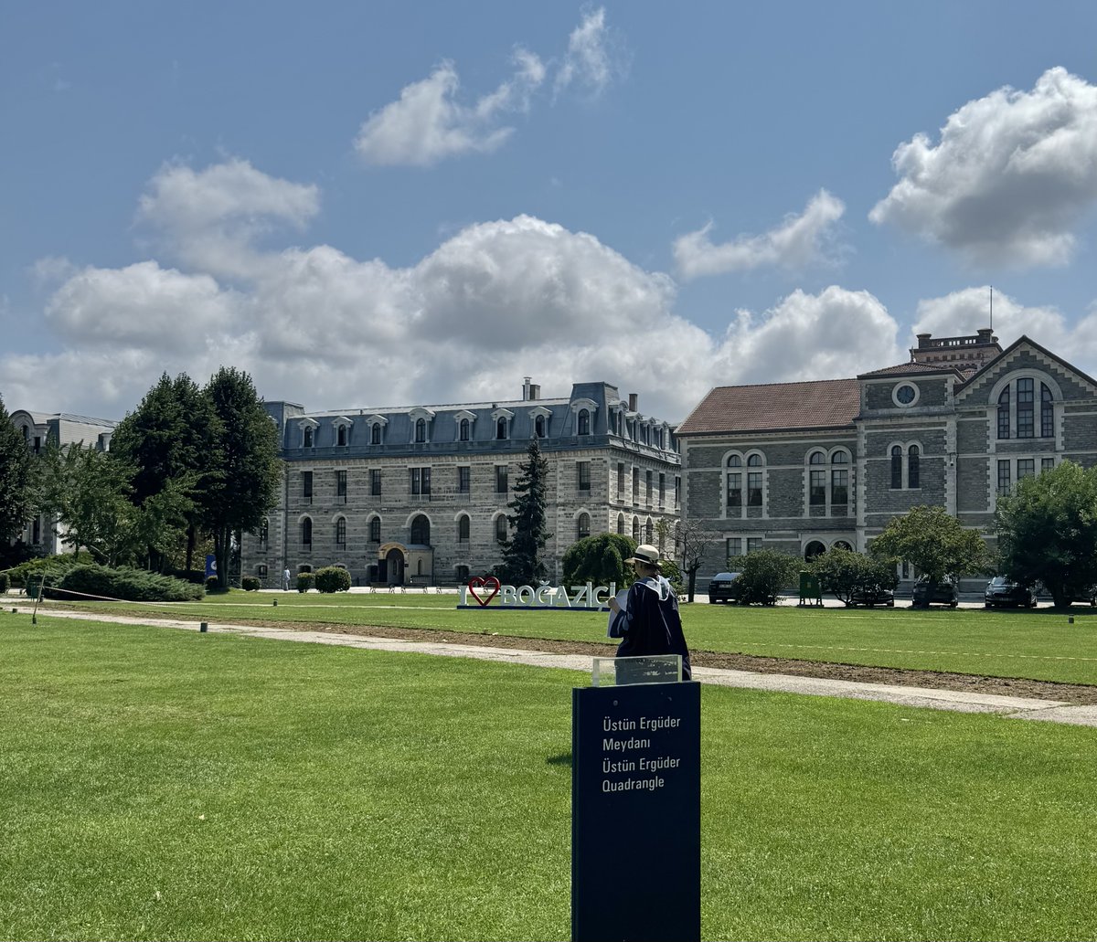 yunusunbabasi's tweet photo. 10 Ağustos 2026 Boğaziçi Üniversitesi Akademisyenleri Nöbeti no. 1369. Direnişin 6. yılı/2045. günü @UniBogazici #KabulEtmiyoruzVazgeçmiyoruz
August 10, 2026 Bogazici University Faculty Vigil #1369/6th year/2045th day of the resistance @unibogazici_en #WeDoNotAcceptWeDoNotGiveUp https://t.co/lbYWVkcAVm