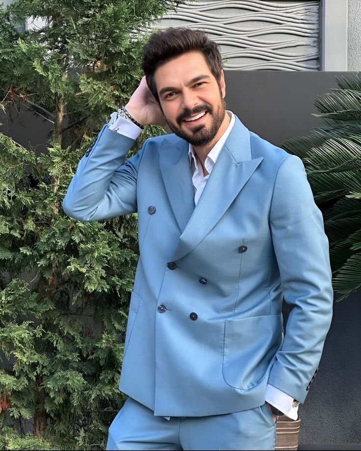 tvdiizidunyasi's tweet photo. Vallahi ne Burak Özçivit ne Kıvanç Tatlıtuğ geleceğin Kadir İnanır'ı kesinlikle Halil İbrahim Ceyhan https://t.co/DLk96oPK1q