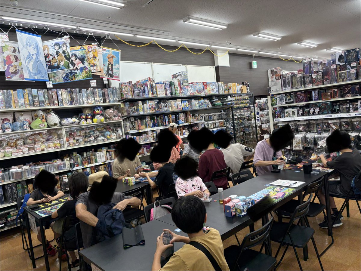 POKECA_Only's tweet photo. #ヤドンのまったりポケカ
#ポケカ
#自主イベント
#埼玉県日高市
#ホビーオフ高麗川店
本日11日(火)は祝日ということもあり、あ13名の方が遊びに来てくれました！

レックウザミラーは先にファイアローで攻撃した方に優勢となりやすそうな感じをしました。

たくさんのご参加ありがとうございます！ https://t.co/mme8AfwdS9