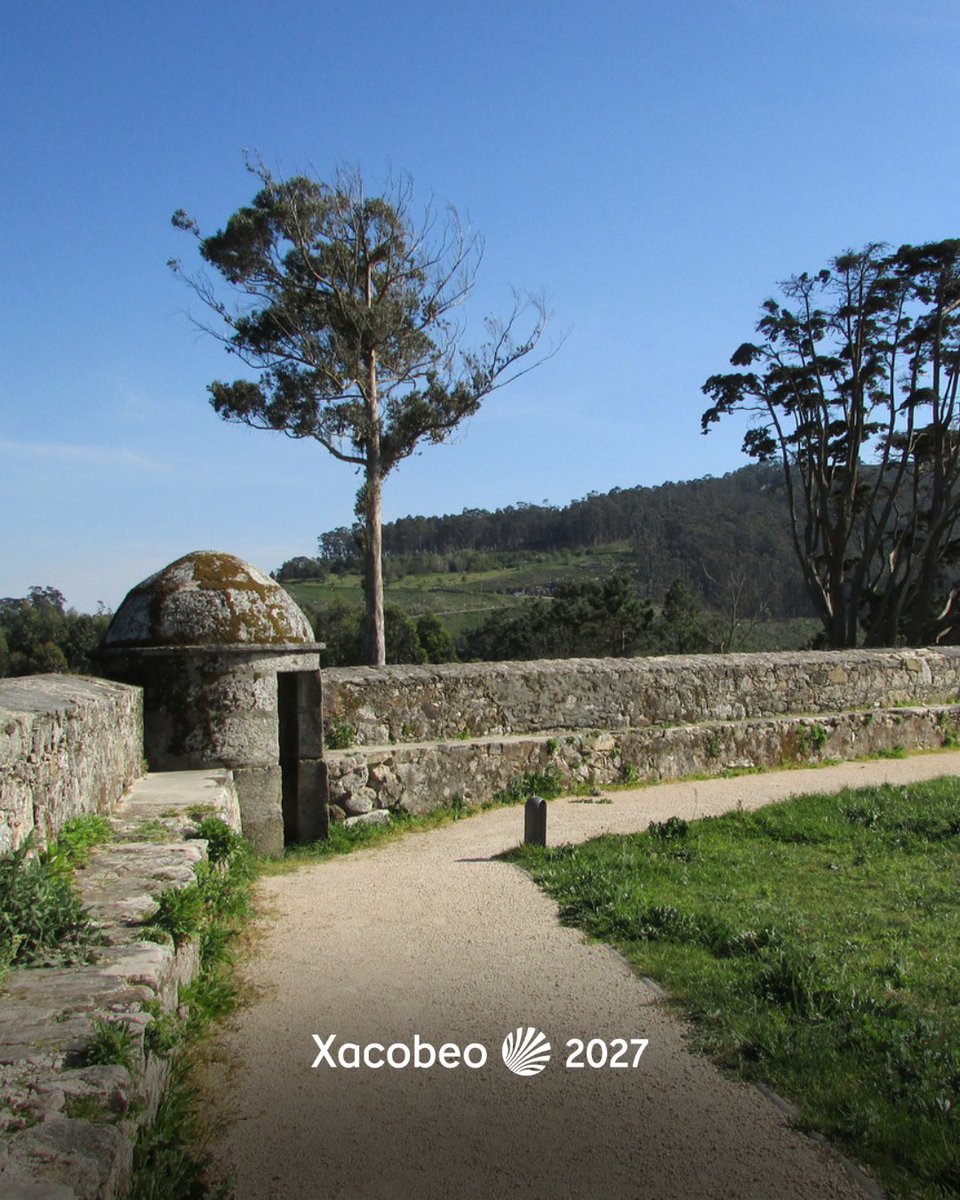 camino_xacobeo's tweet photo. 🏰 Antes de iniciar tu Camino Portugués de la Costa, visita el Castillo de Santa Cruz de A Guarda.
Te sorprenderá la historia de esta fortaleza abaluartada, su singular estructura y sus impresionantes vistas.
#Xacobeo2027 #CaminoPortuguesDeLaCosta #AGuarda https://t.co/rs5UE5izuh