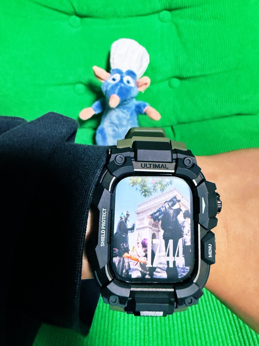 RYU59's tweet photo. Moi dix Moisパリの道中にMana兄がApple Watchについて熱く語っていたの。

思い返せば、今までも何度かMana兄は伝えてくれてたんだけどね。

何故だか今回突然興味が湧いて、日本帰ってすぐに買ってしまったぜ٩( ᐛ )و

この思い出の写真もすぐ観れるように文字盤にしたのだ╰(*´︶`*)╯♡

Ryux https://t.co/U3bHDd4NYU