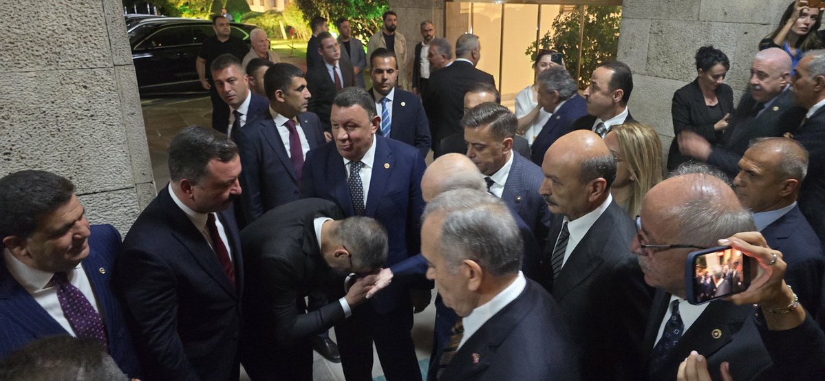 KverSemih's tweet photo. Rabbim başımızdan eksik etmesin. 
Varlığı ile iftihar ediyoruz. 
Yoluna can feda.

#LİDERDEVLETBAHÇELİ https://t.co/Sp4KFTnAgO