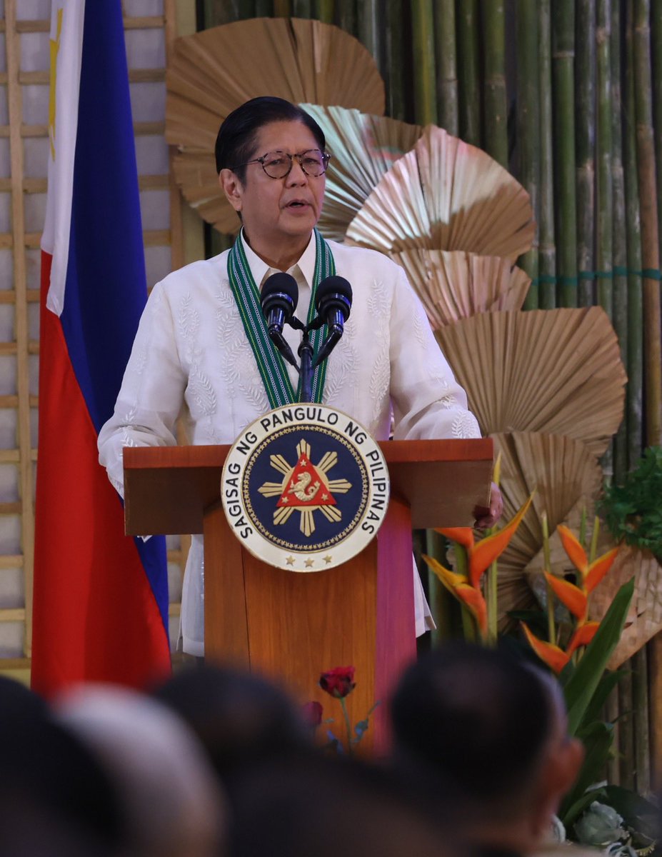 dndphl's tweet photo. ๐ต๐ญ | President Ferdinand R. Marcos Jr., Commander-in-Chief of the Armed Forces of the Philippines, graced the 68th Philippine Army Change of Command Ceremony at Fort Andres Bonifacio, Taguig City, on August 11, 2026.
#DNDPHL #BagongPilipinas #DiKaPasisiil https://t.co/0nV1aiAZxb