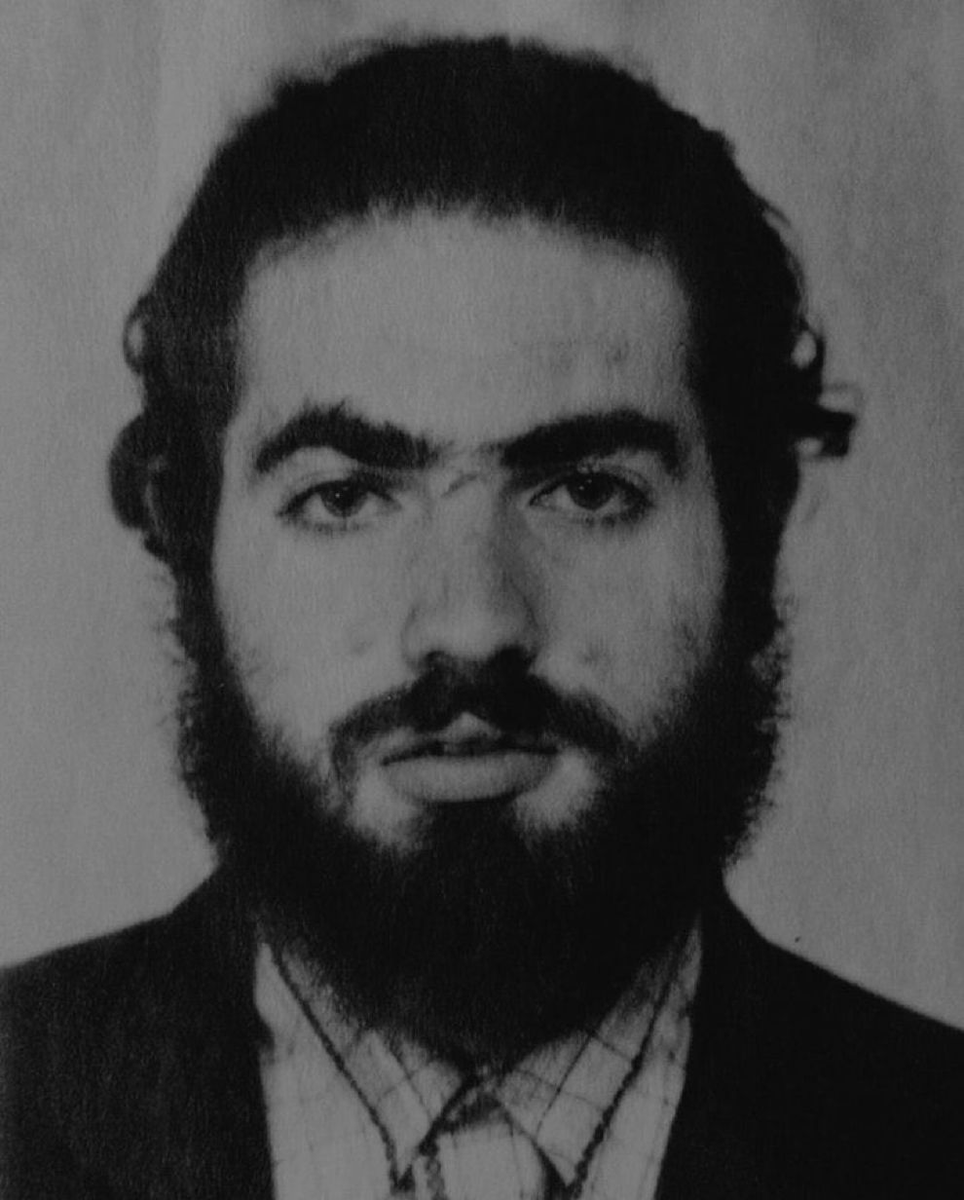 Math_files's tweet photo. Russian mathematician Grigori Perelman solved the Poincaré Conjecture, one of the most famous unsolved problems in mathematics. The problem had remained open for nearly a century.

His proof earned him the $1 million Millennium Prize, but he declined the money. He also refused the Fields Medal, one of the highest honors in mathematics.

Perelman lives a private life and has said that he is not interested in fame, money, or public recognition.