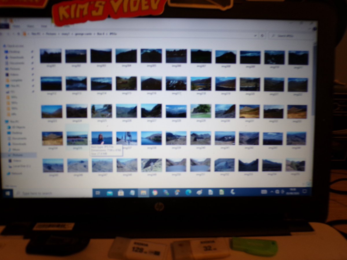 UnicornUnbound's tweet photo. 1/2 Scanned eight carousels of 35mm slides, 100 slides in each carousel...looks like the lad who created the collection was a 'Munro Bagger' in the 70s/80s...around 750 photos of mountains, hills, lochs and bothyies...

#MunroBagging #TheMunros #Scotland #MunroBagger #photography https://t.co/yscPj1gkLz