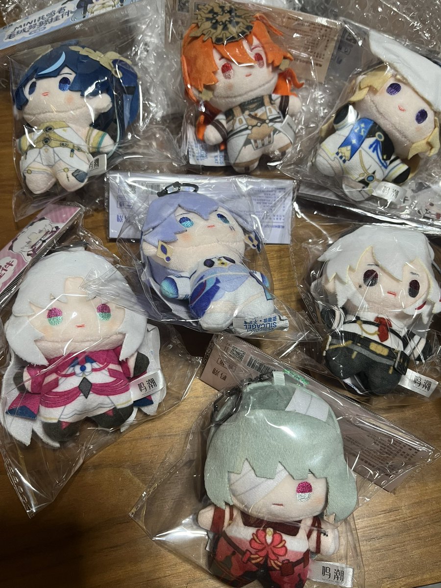 ndjwpm's tweet photo. おにく！
このシリーズのぬいぐるみ可愛いですよね
買いすぎたんで、ほとんど未開封で置いてあるのですが、、 https://t.co/cutIvvczKi