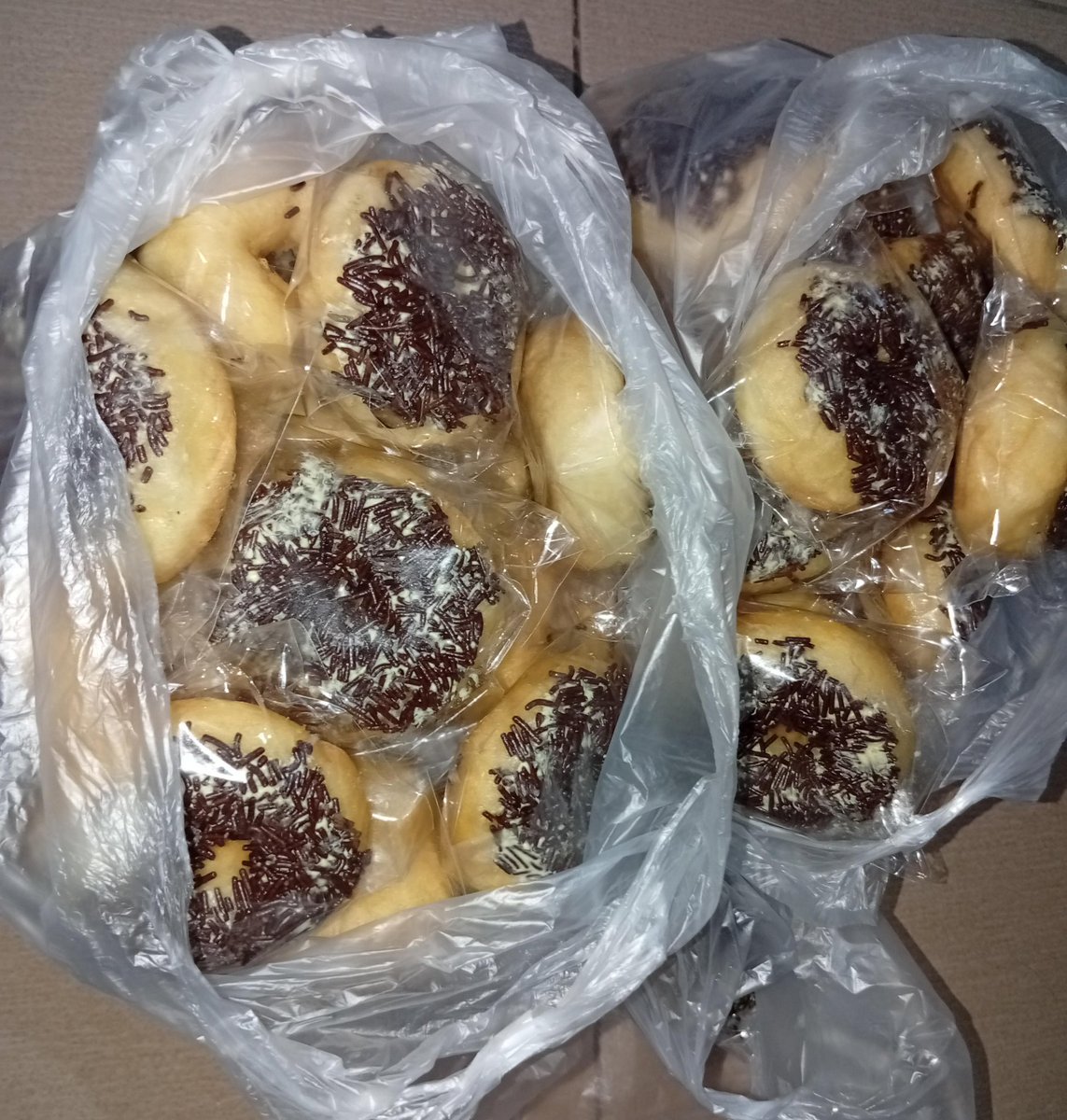 saffajrin's tweet photo. X please do ur magic ✨ (help ERTE, pls)

Hi aku jualan kue basah di sekolah, nasi box juga di rmh. 
Aku lg BU u/biaya pendidikanku, msh kurang. 
Pls bantu larisin jualanku🙏
Aku jg open utk kalian yg ingin sedekah subuh/jum'at berkah yaa.. 

📍Jabar
#sedekah #jumat https://t.co/md0C67imXu