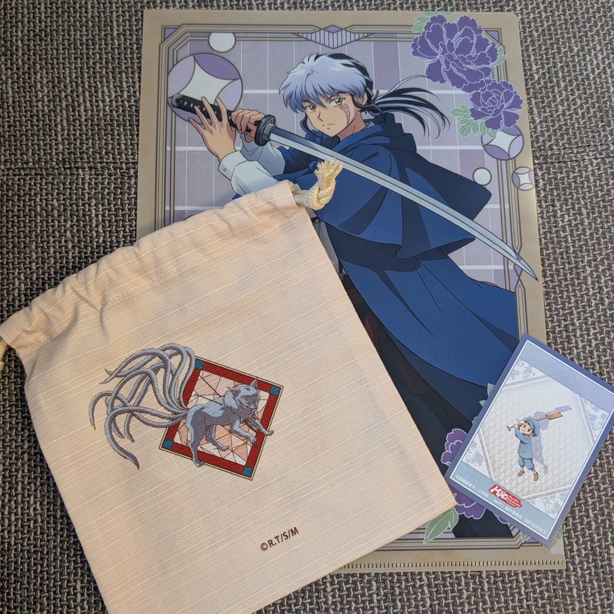 perro_mao's tweet photo. アニメイトのMAOグッズを見に行きました！
お盆だから空いてるよね、と子連れで行ったのが間違いでした😳笑
ガチャガチャに救われつつ、また宝物が出来たのでした。
#アニメmao #摩緒 #高橋留美子 https://t.co/dAerXe0e0T